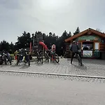 - Tiefgarage Und Parkplatz Inklusive アパート