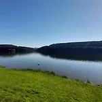 - Tiefgarage Und Parkplatz Inklusive アパート *