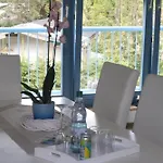 - Tiefgarage Und Parkplatz Inklusive *