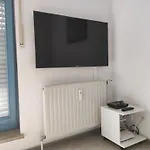 - Tiefgarage Und Parkplatz Inklusive *