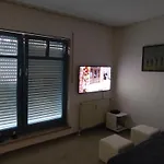 - Tiefgarage Und Parkplatz Inklusive オーバーホーフ