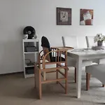 アパート - Tiefgarage Und Parkplatz Inklusive オーバーホーフ