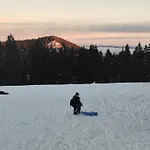 - Tiefgarage Und Parkplatz Inklusive *