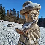 - Tiefgarage Und Parkplatz Inklusive オーバーホーフ