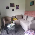 - Tiefgarage Und Parkplatz Inklusive * オーバーホーフ