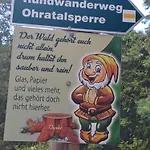 - Tiefgarage Und Parkplatz Inklusive アパート オーバーホーフ