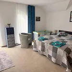 - Tiefgarage Und Parkplatz Inklusive アパート *