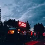 - Tiefgarage Und Parkplatz Inklusive アパート *