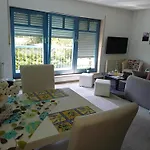 - Tiefgarage Und Parkplatz Inklusive アパート