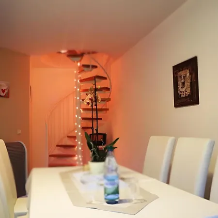 - Tiefgarage Und Parkplatz Inklusive * Oberhof (Thuringia)