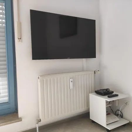 - Tiefgarage Und Parkplatz Inklusive *