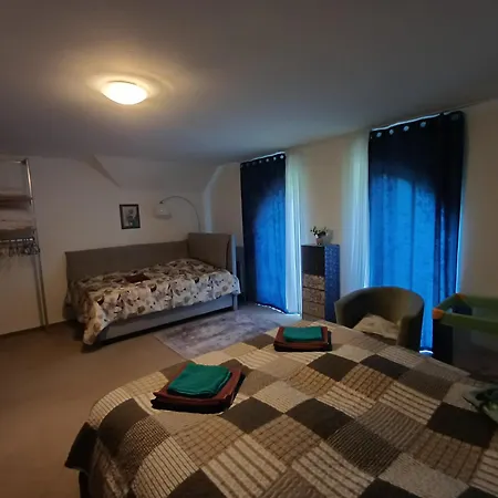 Appartamento - Tiefgarage Und Parkplatz Inklusive *