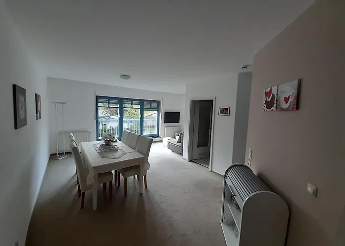 - Tiefgarage Und Parkplatz Inklusive 아파트 오버호프