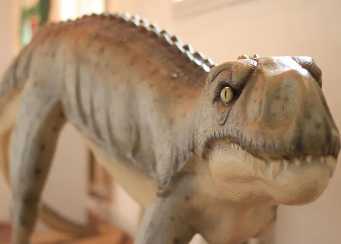 - Tiefgarage Und Parkplatz Inklusive *