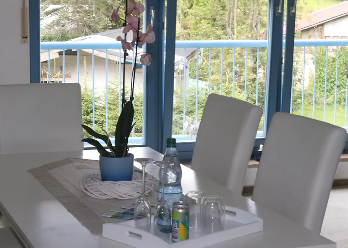 - Tiefgarage Und Parkplatz Inklusive *