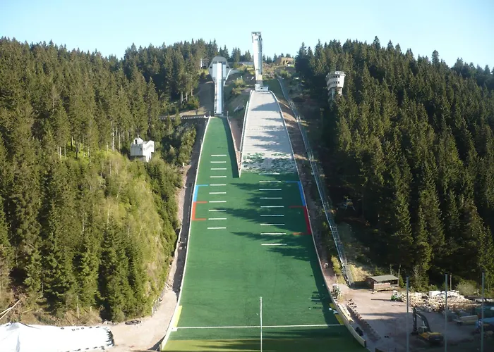 - Tiefgarage Und Parkplatz Inklusive *