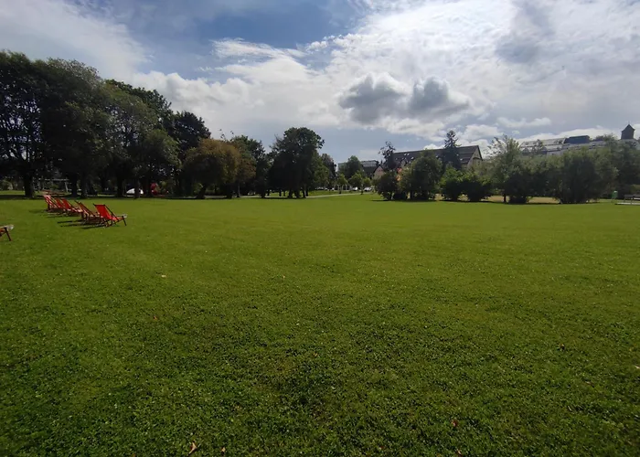 - Tiefgarage Und Parkplatz Inklusive * 오버호프