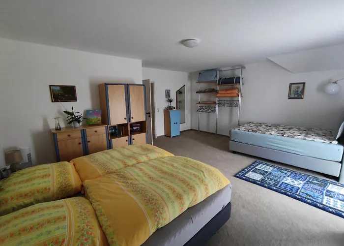 - Tiefgarage Und Parkplatz Inklusive * 오버호프