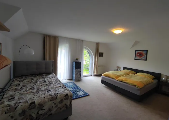 - Tiefgarage Und Parkplatz Inklusive アパート オーバーホーフ