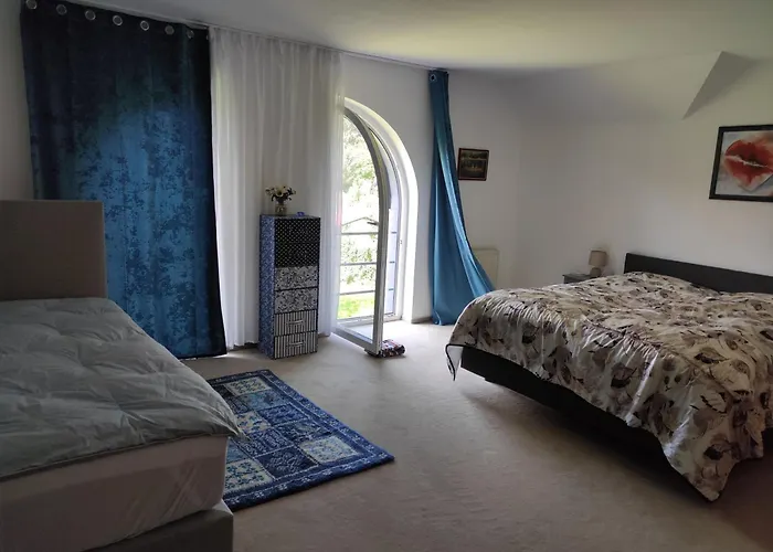 - Tiefgarage Und Parkplatz Inklusive