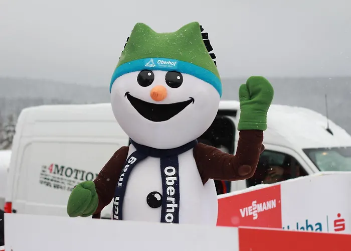 - Tiefgarage Und Parkplatz Inklusive * オーバーホーフ