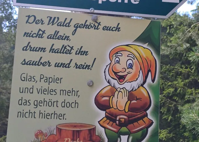 - Tiefgarage Und Parkplatz Inklusive アパート オーバーホーフ