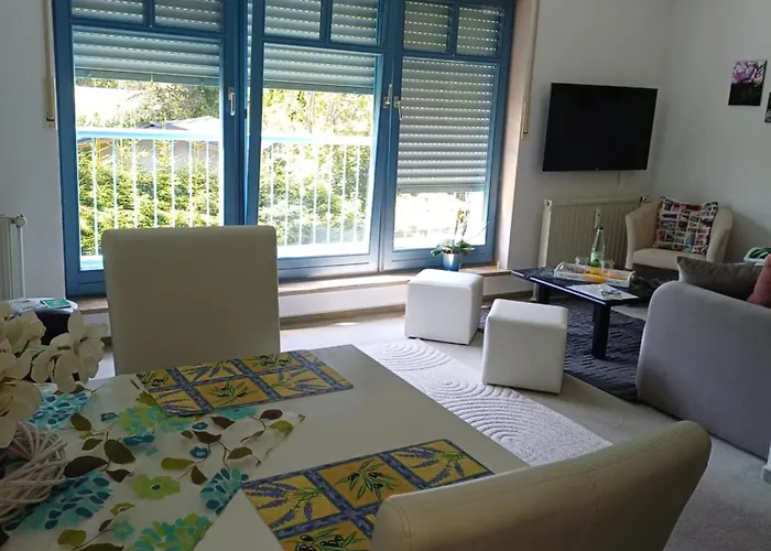 - Tiefgarage Und Parkplatz Inklusive Διαμέρισμα