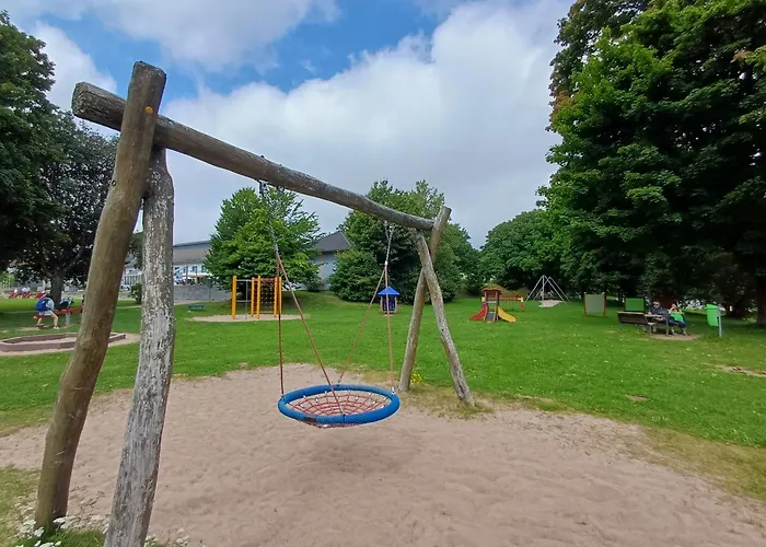 - Tiefgarage Und Parkplatz Inklusive *