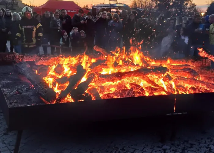 - Tiefgarage Und Parkplatz Inklusive 오버호프